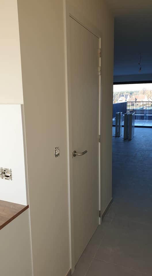 Binnendeuren en trappen appartementen Heusden - Vrago Interieur